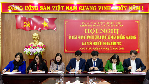 https://thptlynhantong.ninhbinh.edu.vn/wp-content/uploads/2026/04/khoi-thi-dua-cac-so-nganh-tham-muu-va-quan-ly-nha-nuoc-ve-van-hoa-xa-hoi-tong-ket-cong-tac-thi-dua-khen-thuong-nam-2022-va-ky-ket-giao-uoc-thi-dua-nam-2023-6052-2.jpg