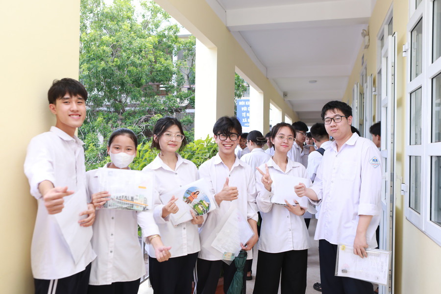Các thí sinh dự thi tốt nghiệp THPT năm 2025 tại Nam Định. Ảnh: Đình Tuệ.