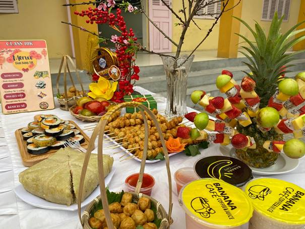Description: A table with food on it Description automatically generated