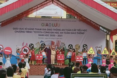 GIAO LƯU GIÁO DỤC KĨ NĂNG THAM GIA GIAO THÔNG AN TOÀN CHO HỌC SINH TIỂU HỌC