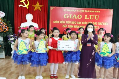 Sở Giáo dục và Đào tạo Ninh Bình tổ chức thành công Giao lưu giáo viên tiểu học dạy giỏi Tiết đọc thư viện