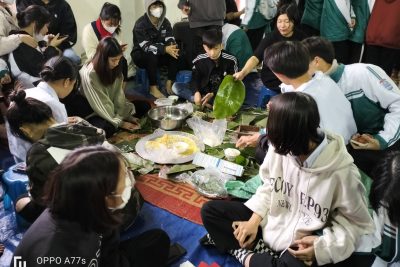 “Tết nhân ái – Yeu thương còn mãi nơi mái trường THPT Kim Sơn B”