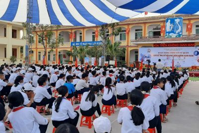 Chuyên đề cấp tỉnh: Hoạt động chào cờ tự quản – Sinh hoạt chủ đề “Ứng xử văn hoá trên không gian mạng” tại trường THCS Đồng Hướng, huyện Kim Sơn