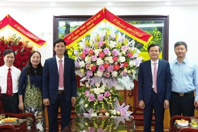 Các đồng chí lãnh đạo tỉnh thăm, chúc mừng nhân kỷ niệm Ngày Nhà giáo Việt Nam