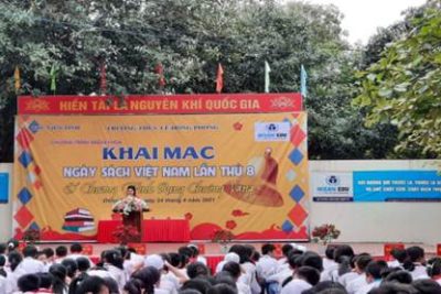 TRƯỜNG THCS LÊ HỒNG PHONG TỔ CHỨC HOẠT ĐỘNG NGOẠI KHÓA KHAI MẠC NGÀY SÁCH VIỆT NAM LẦN THỨ 8 VÀ CHƯƠNG TRÌNH “ RUNG CHUÔNG VÀNG”.